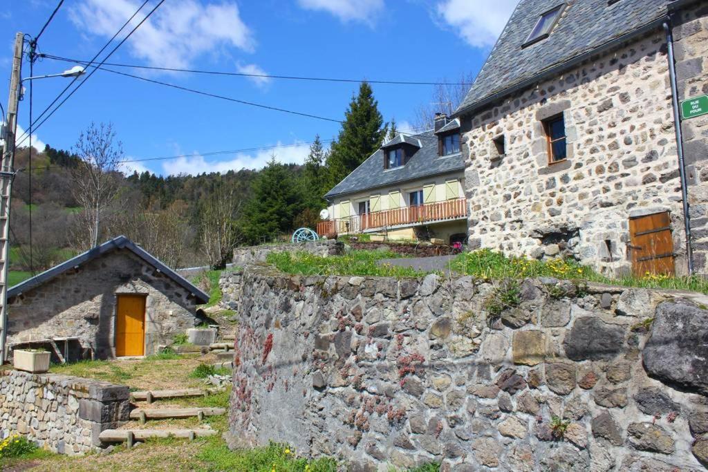 Maison De Varennes Chambon-sur-Lac Exterior photo