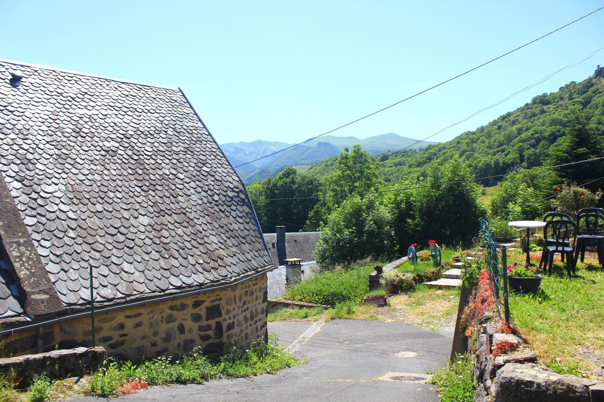 Maison De Varennes Chambon-sur-Lac Exterior photo